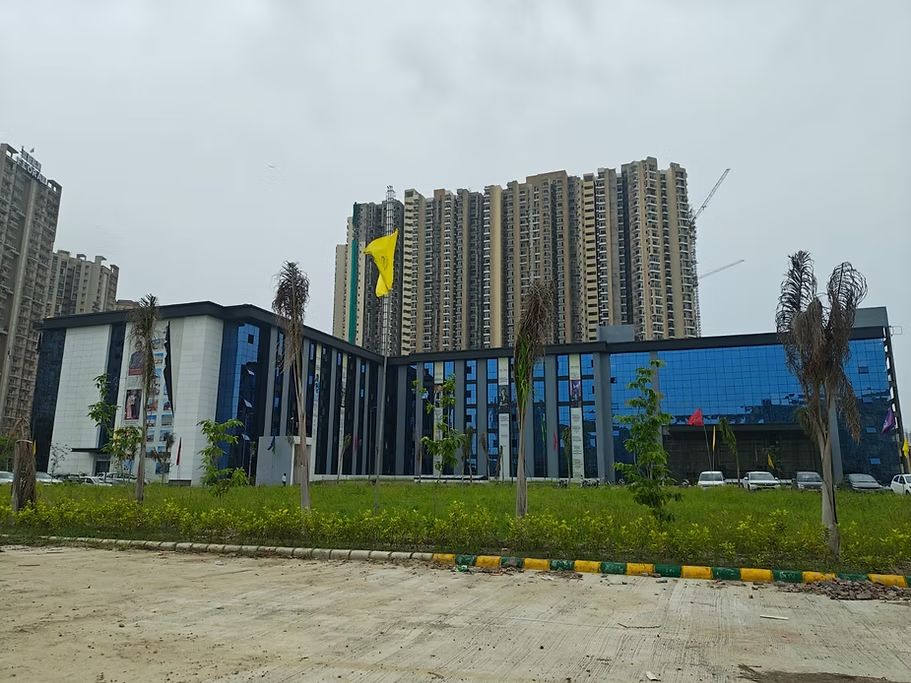 Metro University